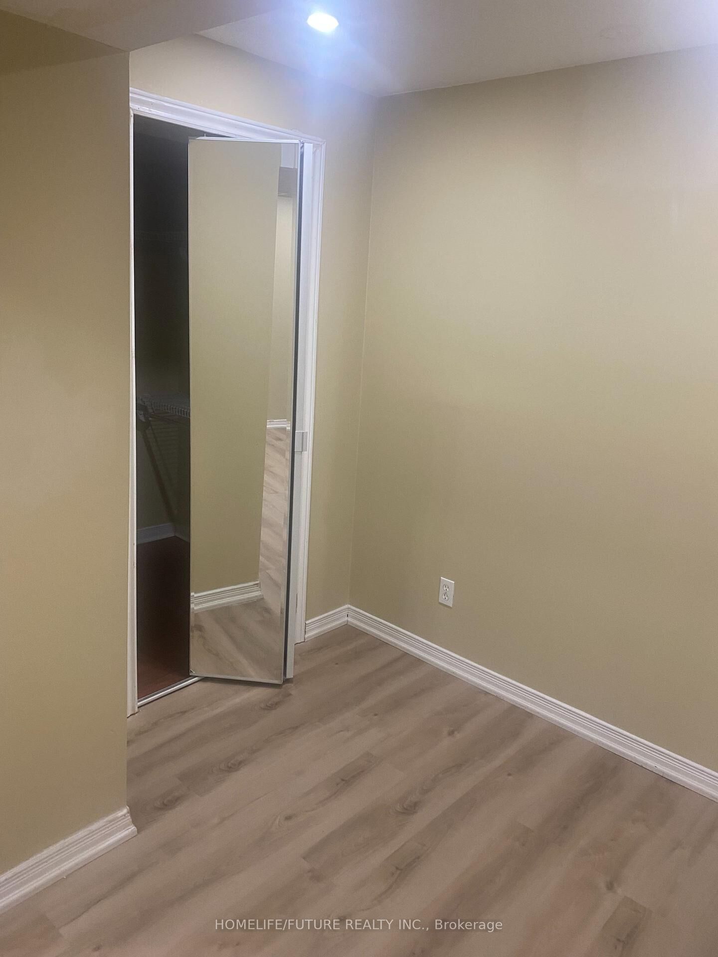 Property Photo: 22 Treeline Court Bsmt ON L3S 4M6