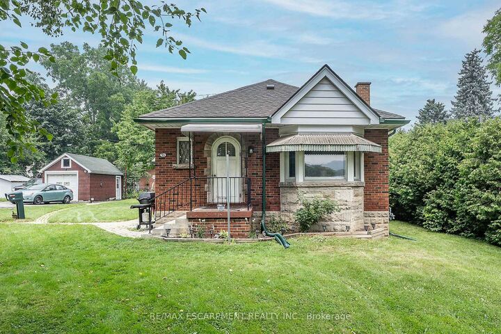 90 Osler Drive — photo 1