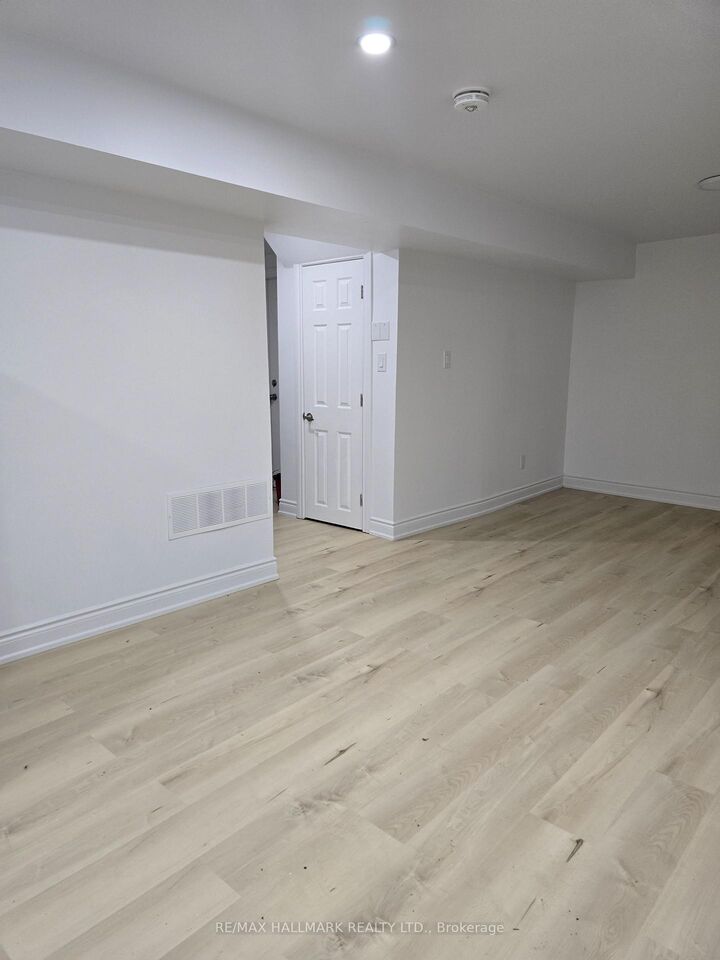 Property Photo: 262 Lupin Drive (Basement) ON L1N 1Y1
