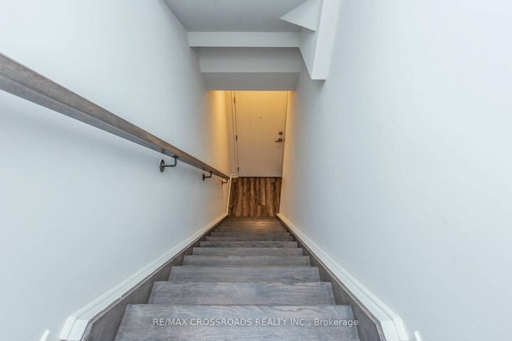 Property Photo: 140 Honeycrisp Crescent 292 ON L4K 0N7