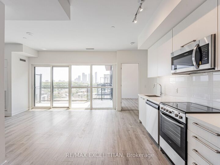 Property Photo:  25 Neighbourhood Lane 1012  ON M8Y 0C4 