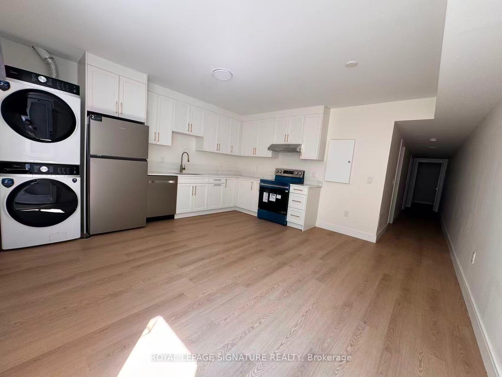 Property Photo: 53 Bishop Avenue 1B ON M2M 1Z4