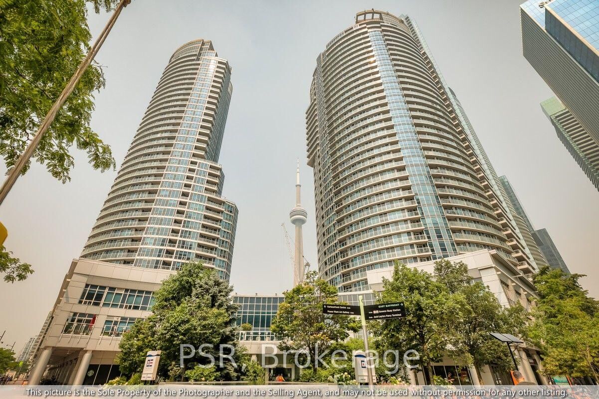 Property Photo: 208 Queens Quay West N/A 3613 ON M5J 2Y5