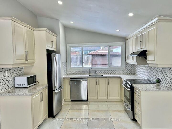 Property Photo: 52 Benleigh Drive Main ON M1H 1J5