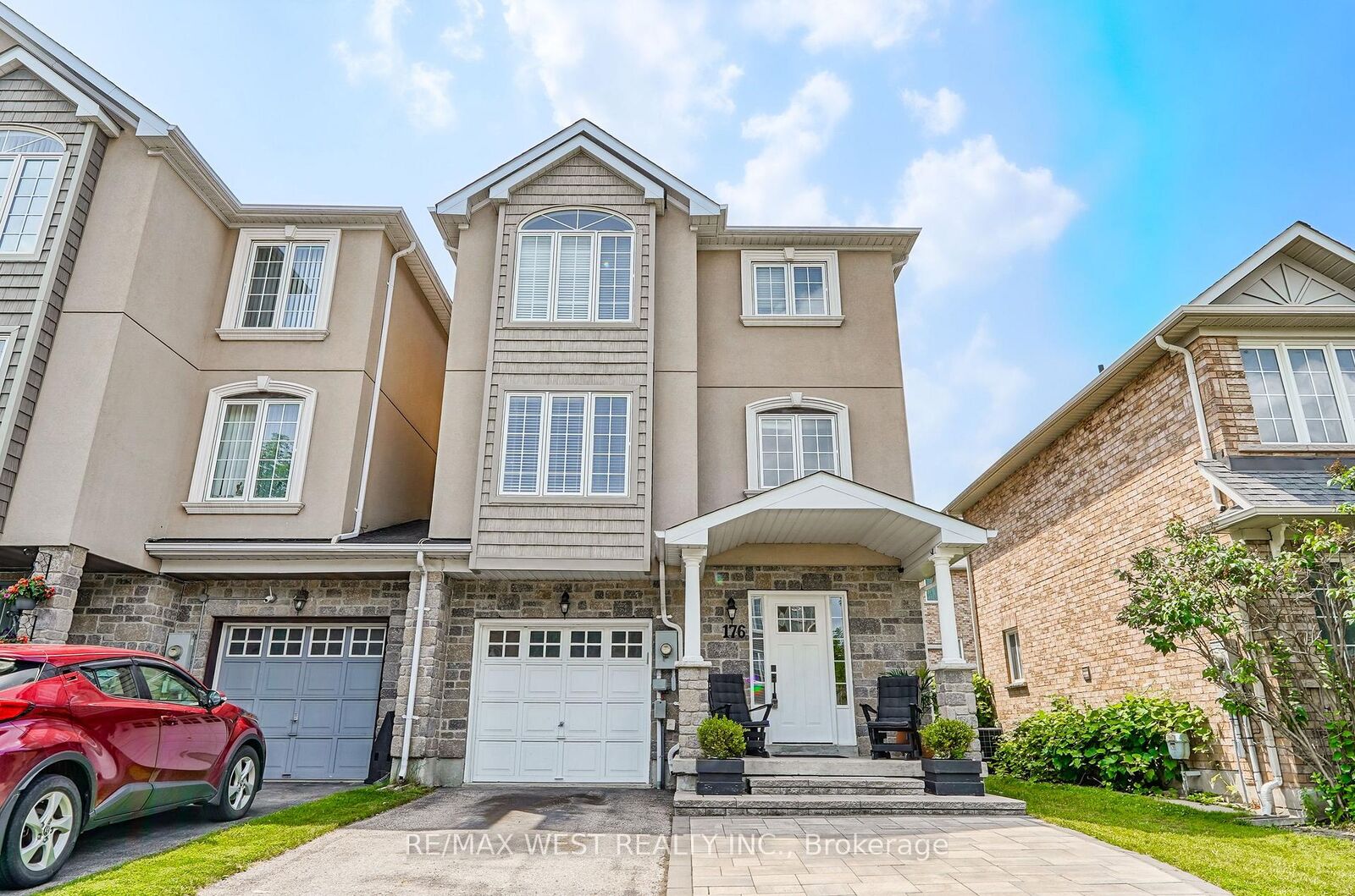 Property Photo: 176 Gail Parks Crescent ON L3X 2C3