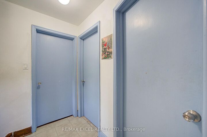 Property Photo: 39 Kilmarnock Avenue ON M1K 1Y5