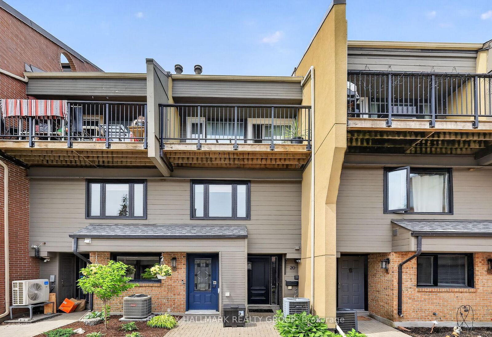 Property Photo: 290 Cathcart Street 22 ON K1N 5C4