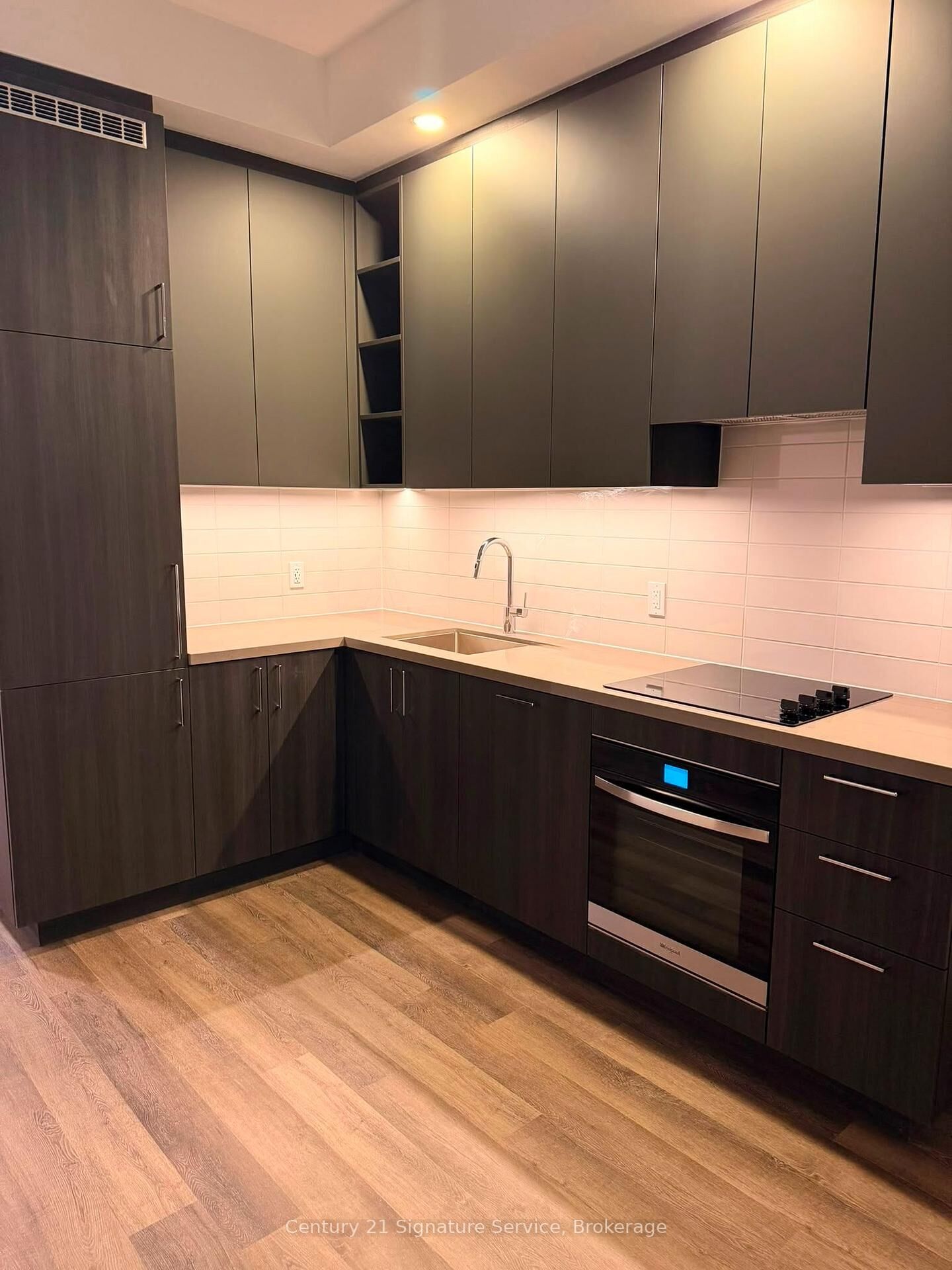 Property Photo: 5 Meadowdale Road 315 ON L4K 0C7