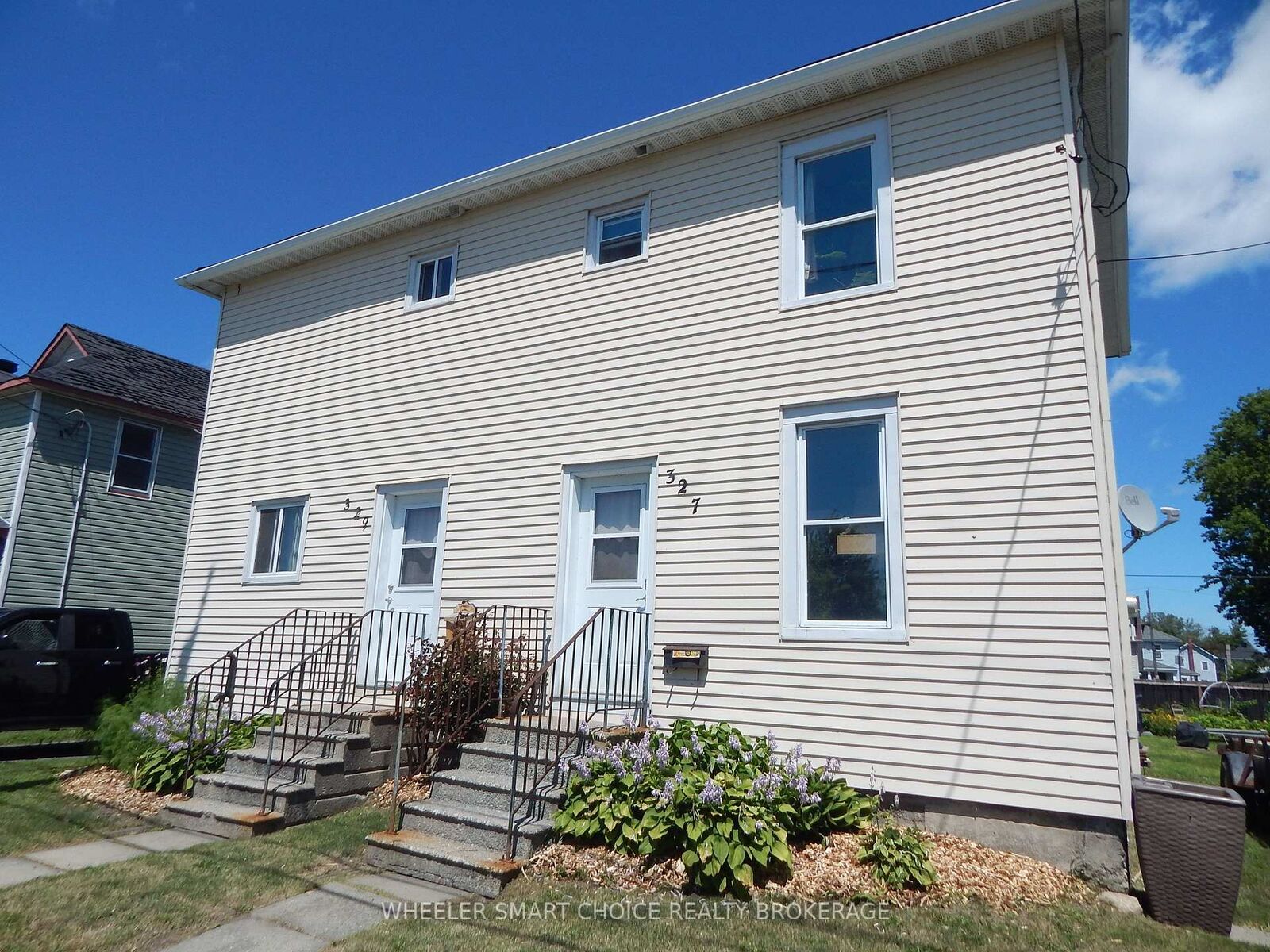 Property Photo: 327-329 Brookdale Avenue ON K6J 4P2