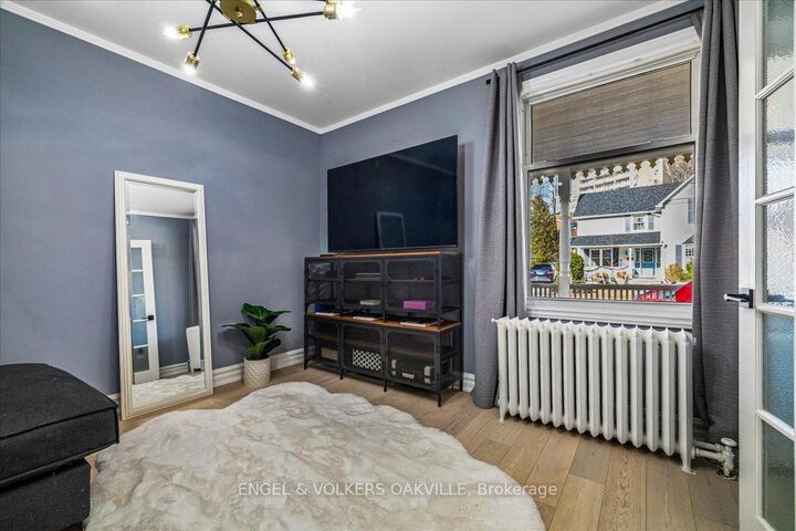 Property Photo: 38 John Street S ON L5H 2E6