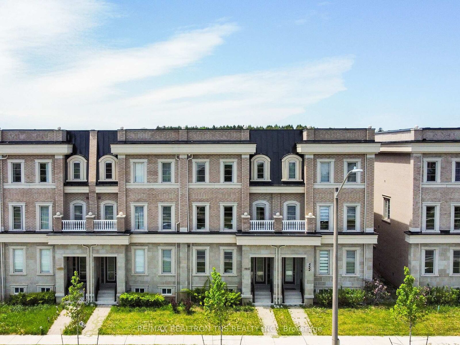 Property Photo: 9442 Bayview Avenue ON L4C 5G9