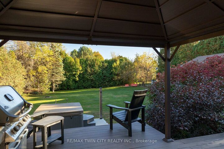 Property Photo: 976 McDowell Road E ON N3Y 4J9