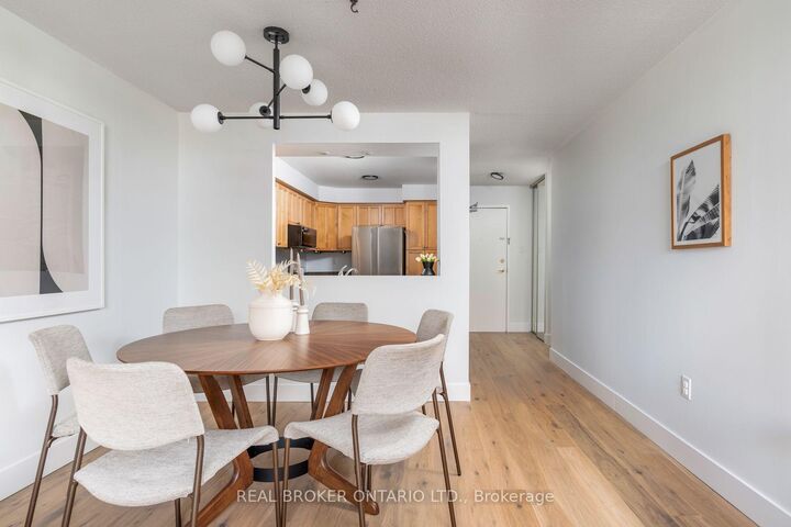 Photo de la propriété:  3845 Lake Shore Boulevard W 1601  ON M8W 4Y3 
