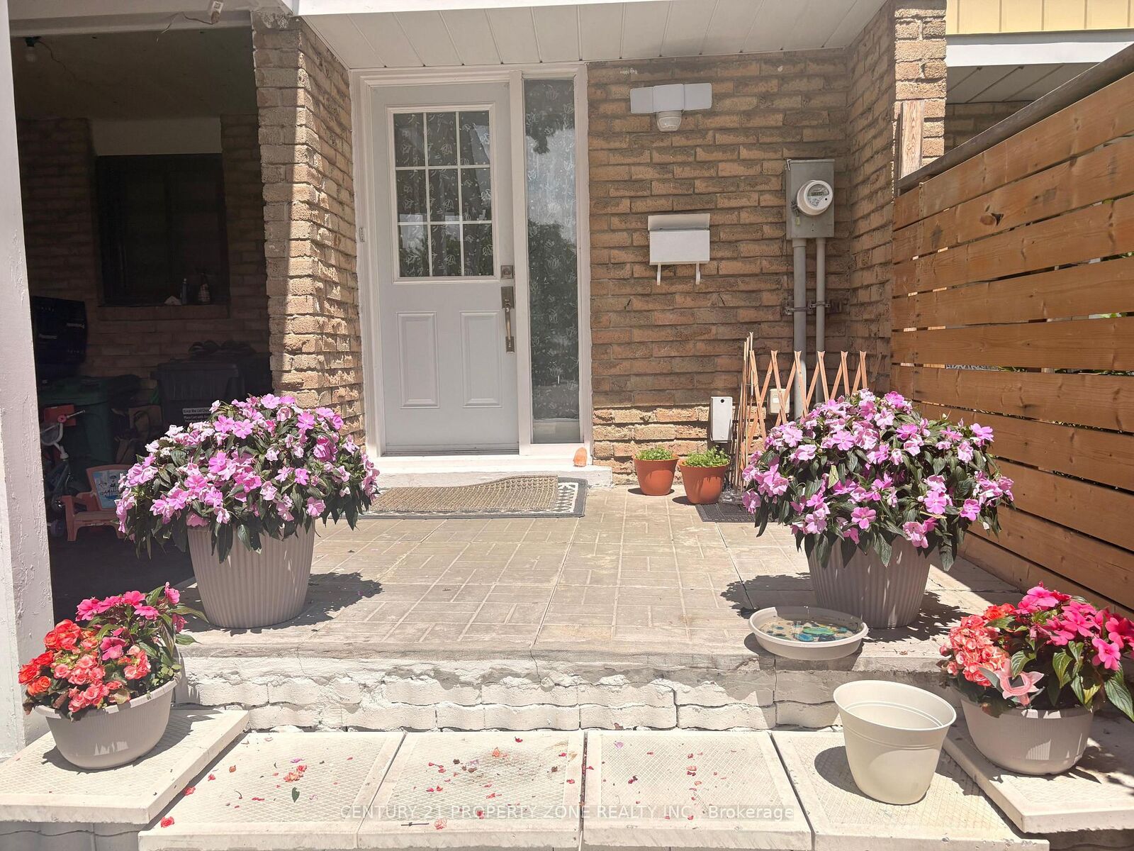 Property Photo: 244 Royal Salisbury Way ON L6V 3H4
