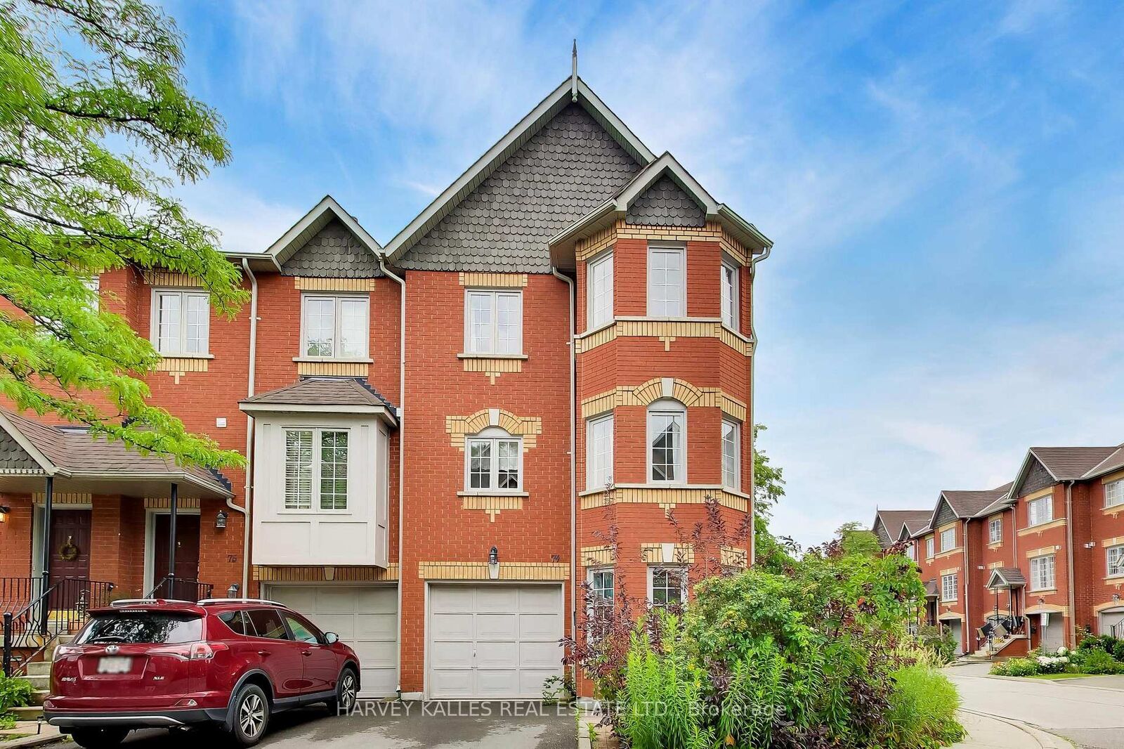 Property Photo: 95 Weldrick Road 74 ON L4C 0H6