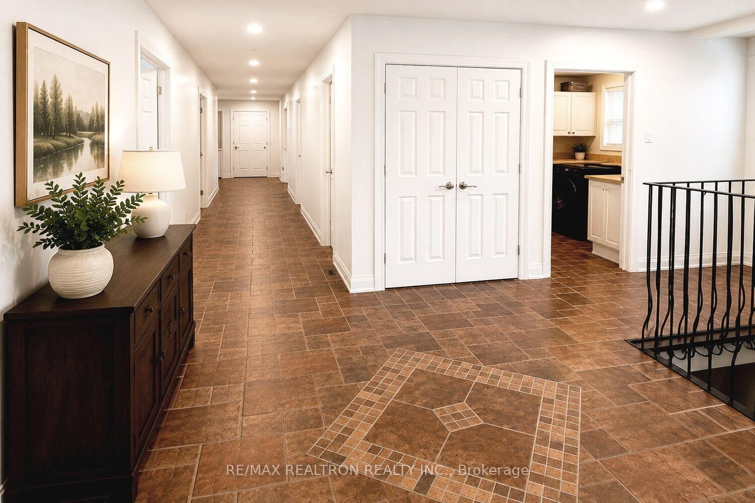 Property Photo:  20 Redwing Place  ON M3C 2A8 