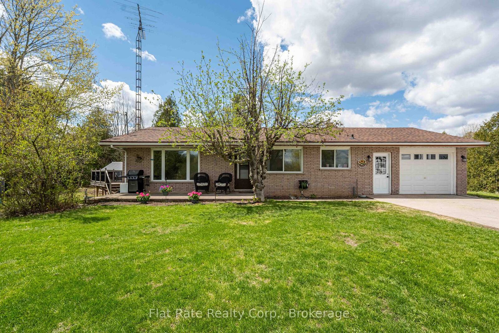 Property Photo:  2086 McCrackens Landing Road  ON K0L 2H0 
