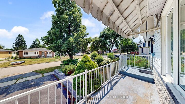 Property Photo:  516 Monteith Avenue  ON L1J 1C9 