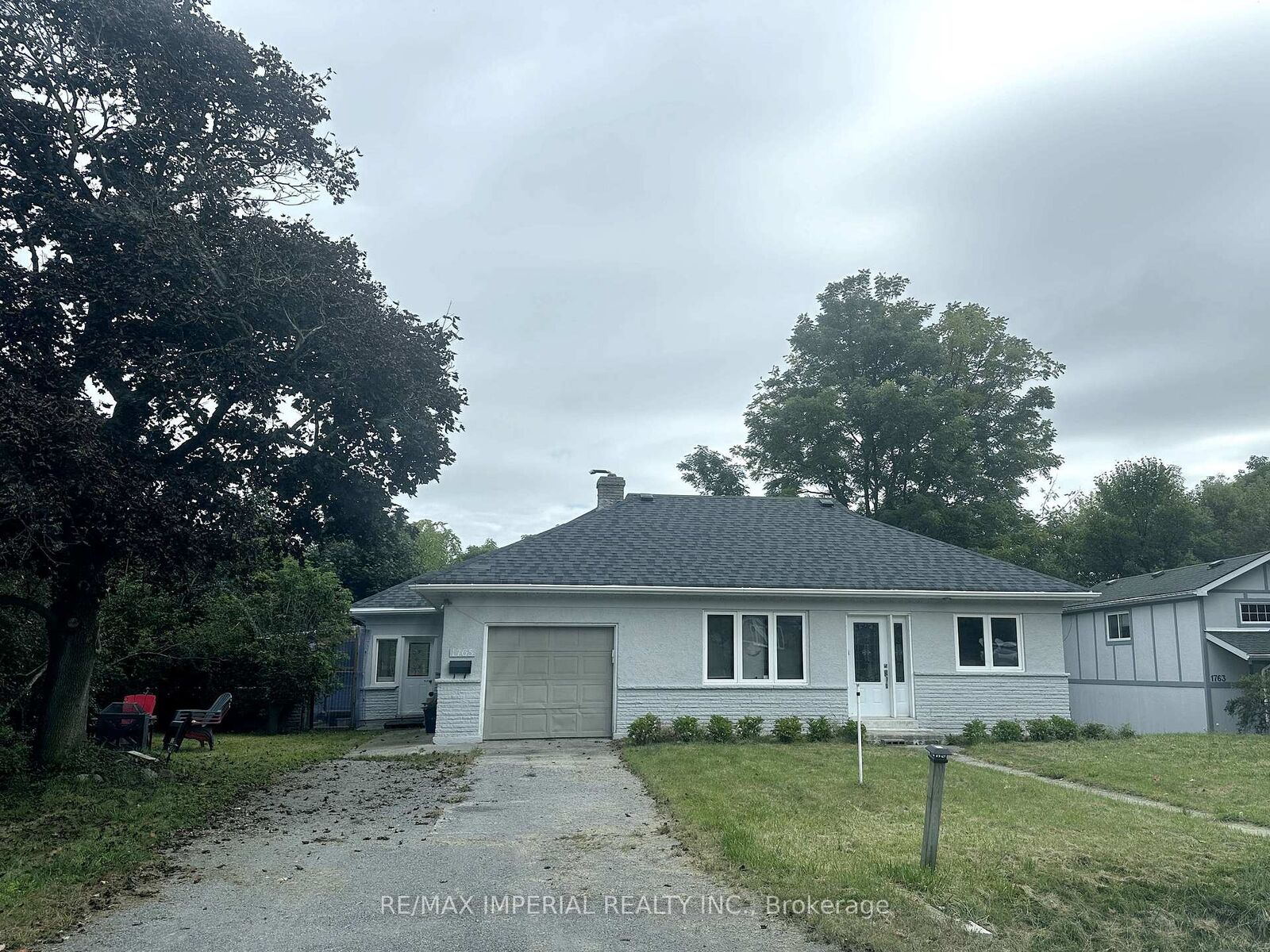 Property Photo: 1765 Appleview Road ON L1V 1T7