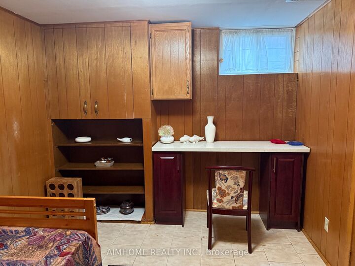 Property Photo: 72 La Rose Avenue #3 Room ON M9P 1B1