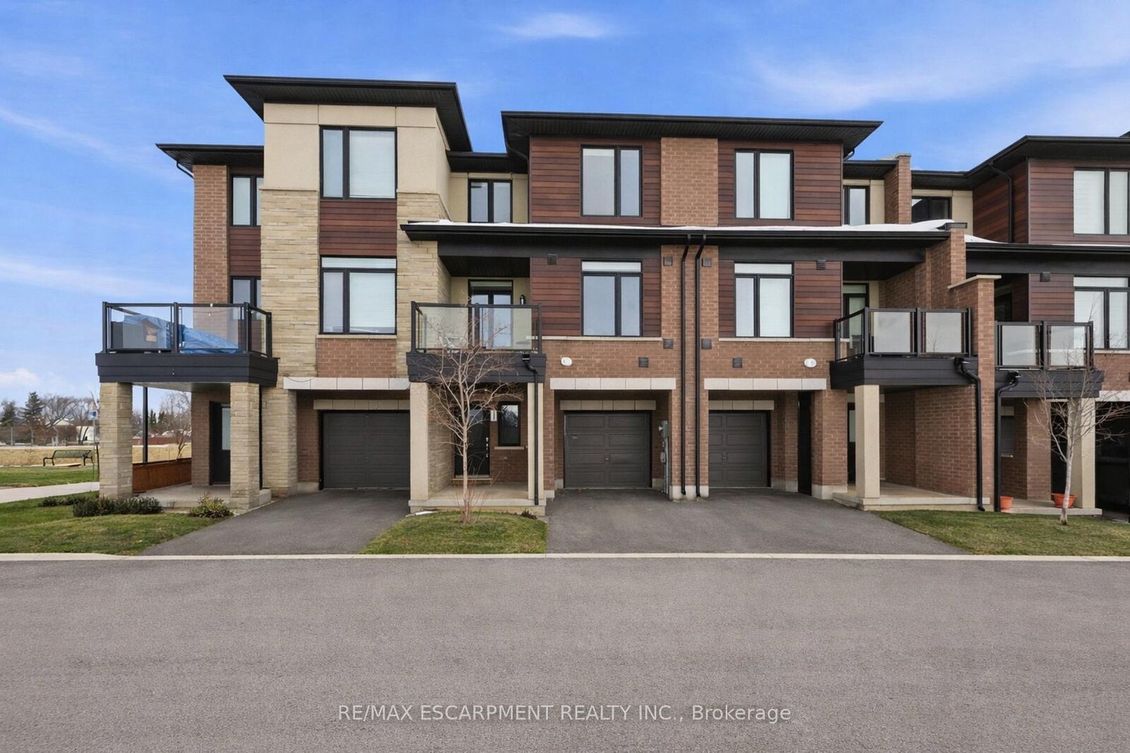 Property Photo: 590 North Service Road 44 ON L8E 0K5