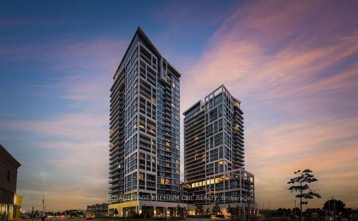 Property Photo:  8960 Jane Street 1920  ON L4K 0A4 