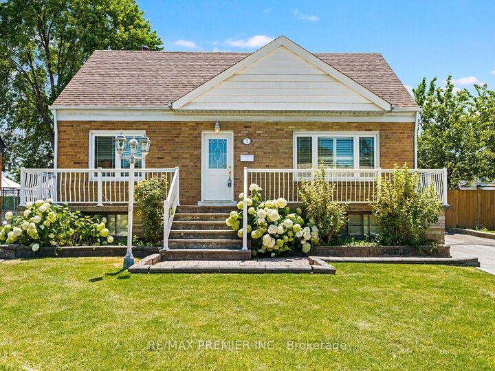 Property Photo: 7 Mayall Avenue ON M3L 1E3