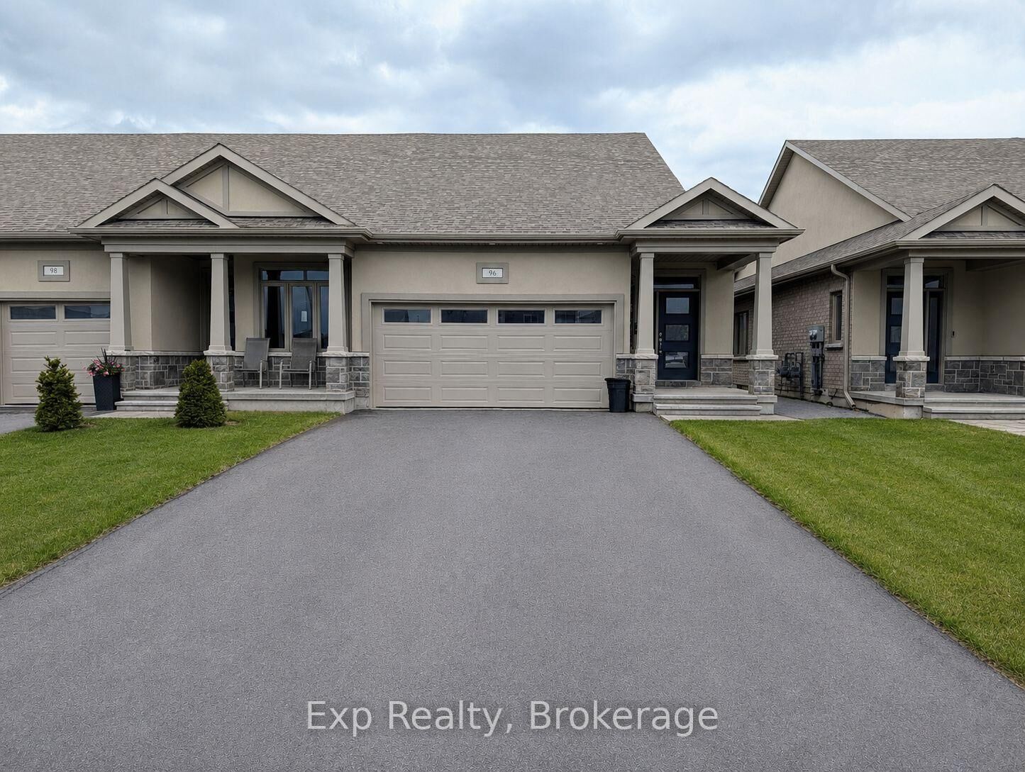 Property Photo:  96 Athabaska Drive  ON K8N 0T2 