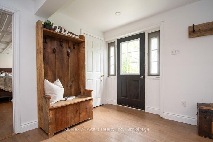 Property Photo: 9 Riverside Drive ON K9V 0H6