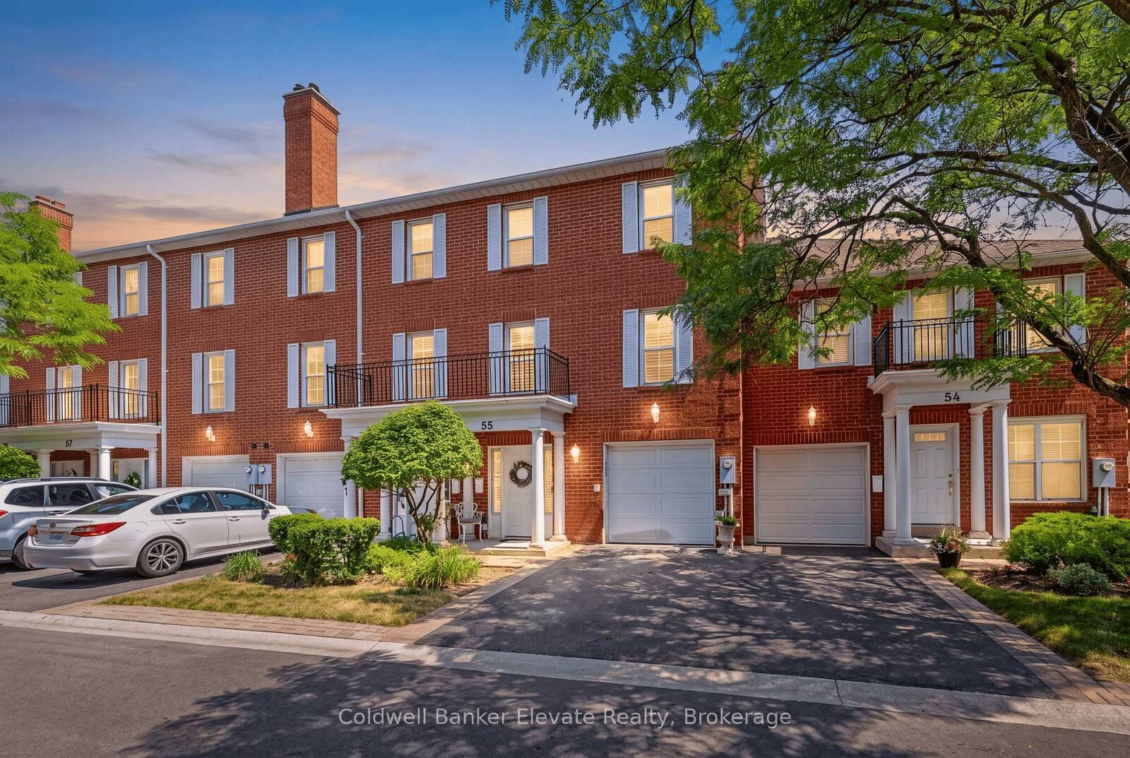 Property Photo: 55 Stornwood Court ON L6W 4J1