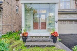 Property Photo: 119 Glad Park Avenue ON L4A 1X5