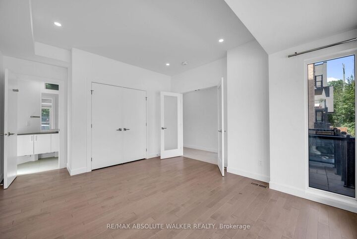 Photo de la propriété:  10 Chapleau Avenue A  ON K1M 1E3 