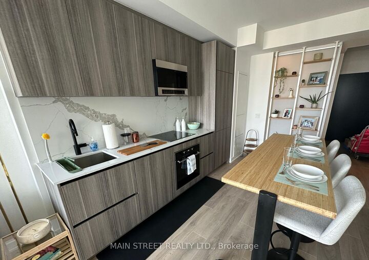 Property Photo: 117 Broadway Avenue 2207 ON M4P 1V3
