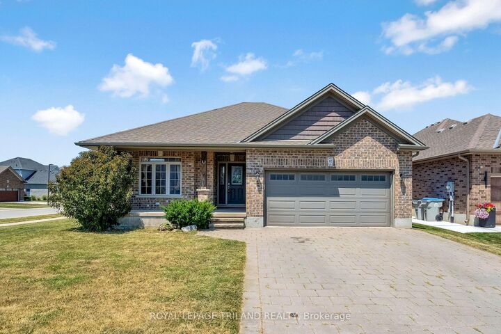 35 Cassie Crescent — photo 1