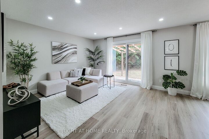 Property Photo: 3574 Autumnleaf Crescent ON L5L 1K5