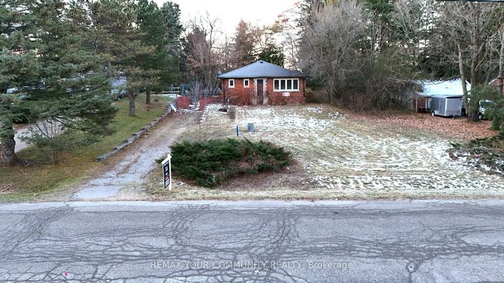 Property Photo: 79 Muirhead Crescent ON L4E 3M7