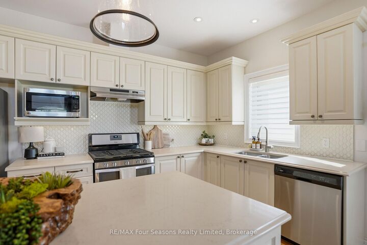 Property Photo: 34 Kari Crescent ON L9Y 0Z6
