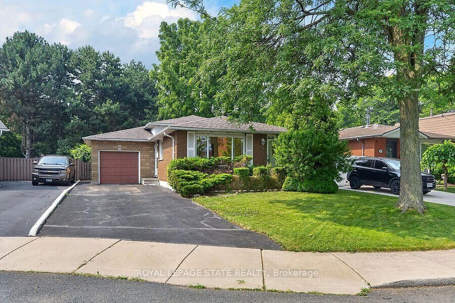 Property Photo: 16 Sunshine Court ON L9C 2L5