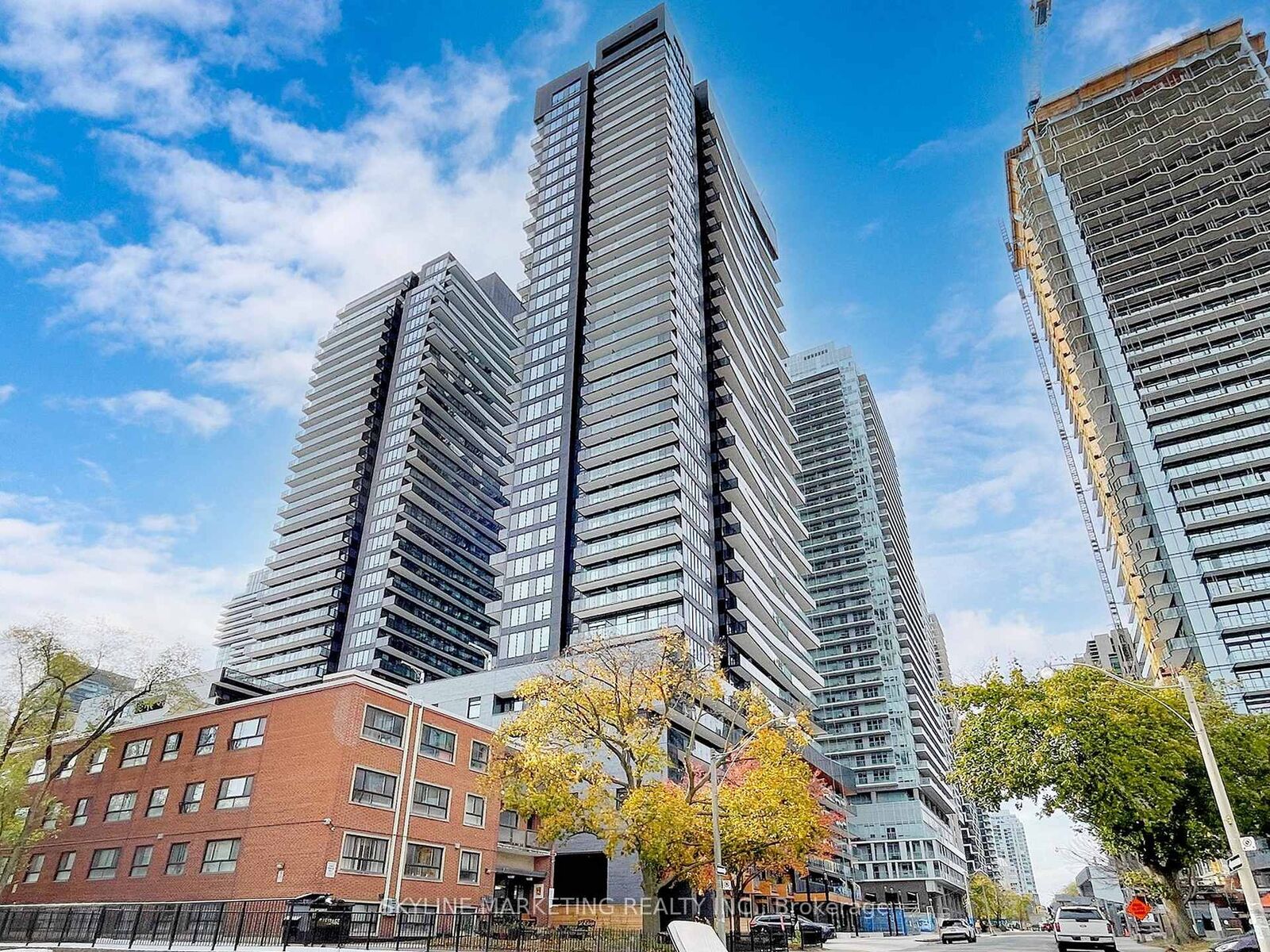 Property Photo: 117 Broadway Avenue 509 ON M4P 1V3