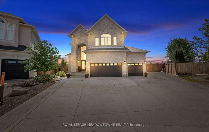 4 Playfair Court — photo 1
