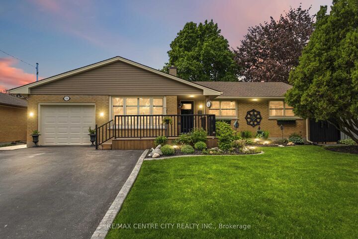 70 Brentwood Crescent — photo 1