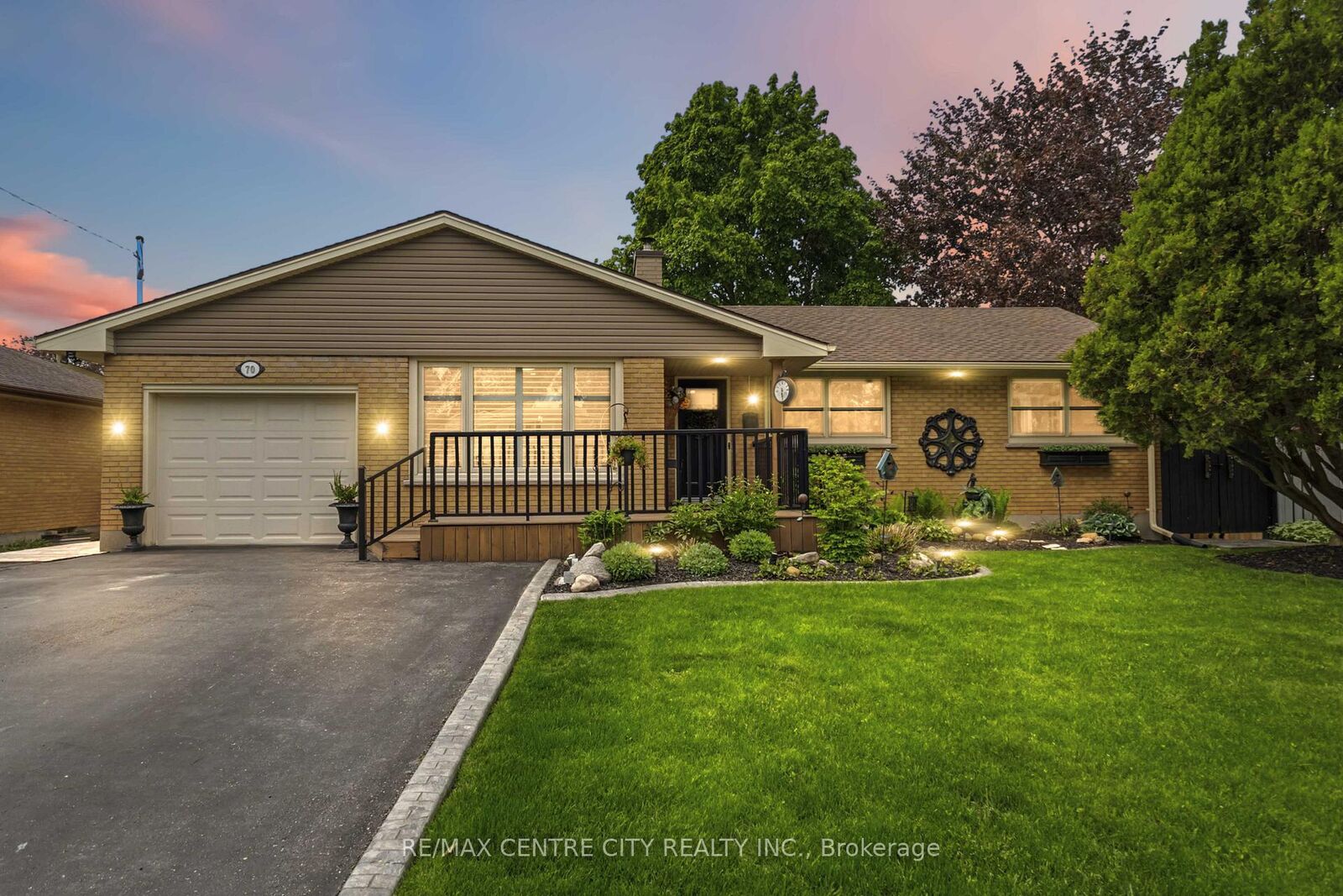 Property Photo: 70 Brentwood Crescent ON N6G 1X2