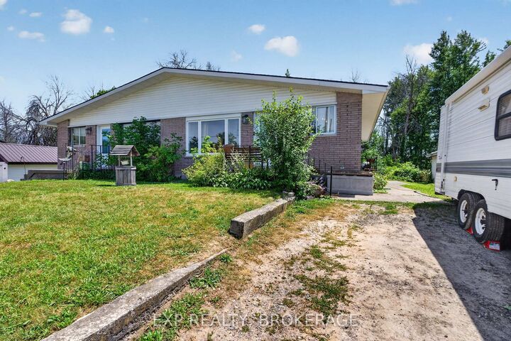 Property Photo: 370 Meyers Creek Road ON K8V 5P8