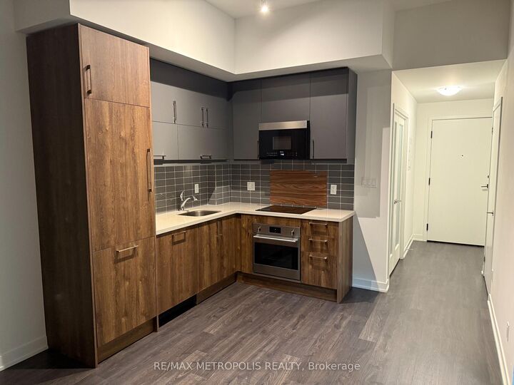 292 Verdale Crossing 1814 — photo 1