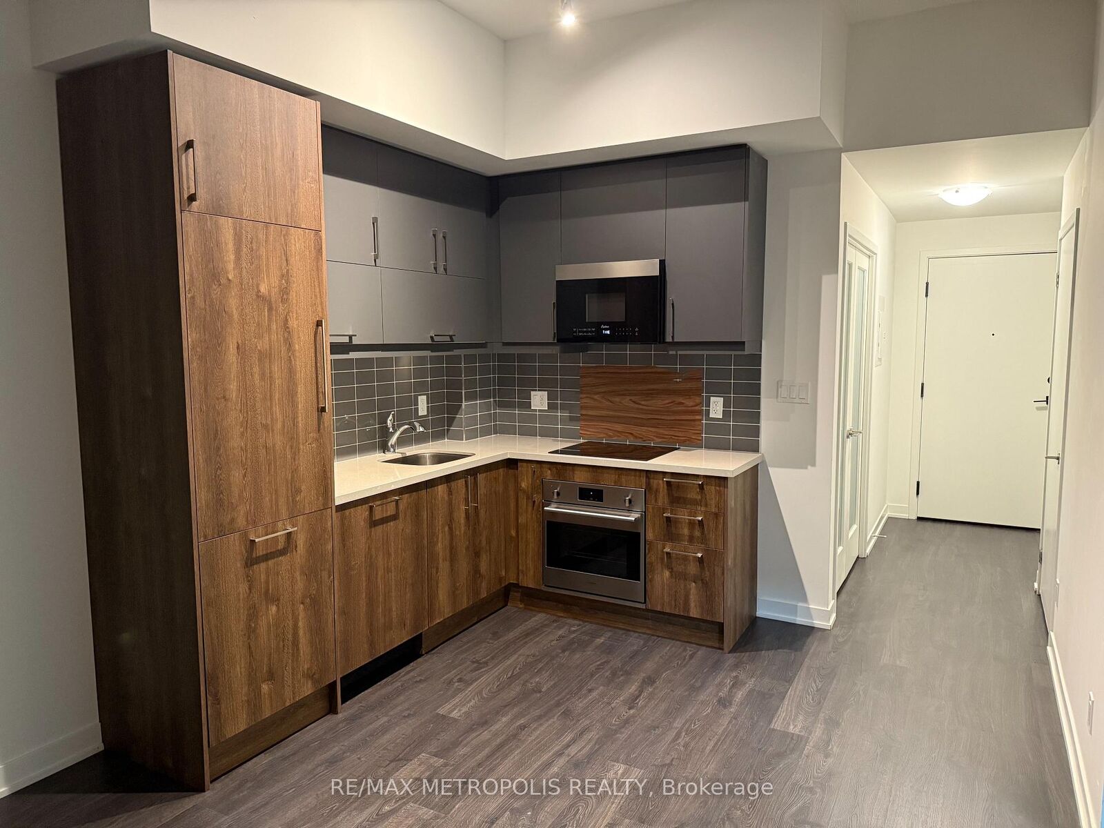 Property Photo: 292 Verdale Crossing 1814 ON L6G 0H6