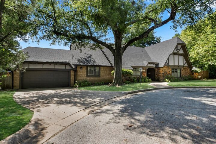 Property Photo:  3115 S Delaware Place  OK 74105 