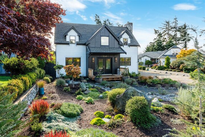Property Photo: 7247 Bethany Pl BC V9Z 0S8