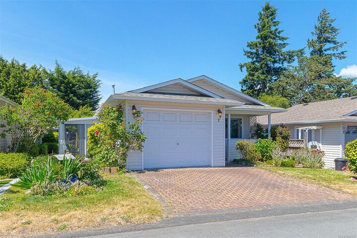 Property Photo: 7 Eagle Lane BC V9A 7M2