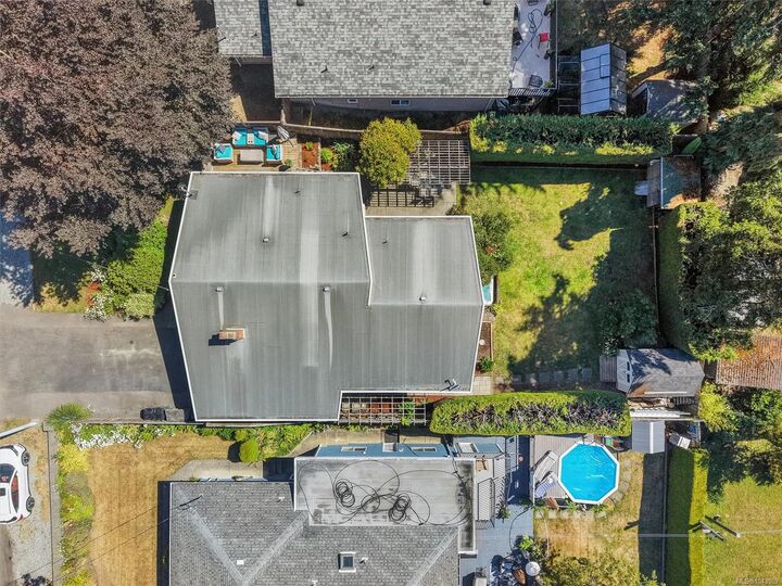 Property Photo: 3552 Elliston Ave BC V8X 1R5