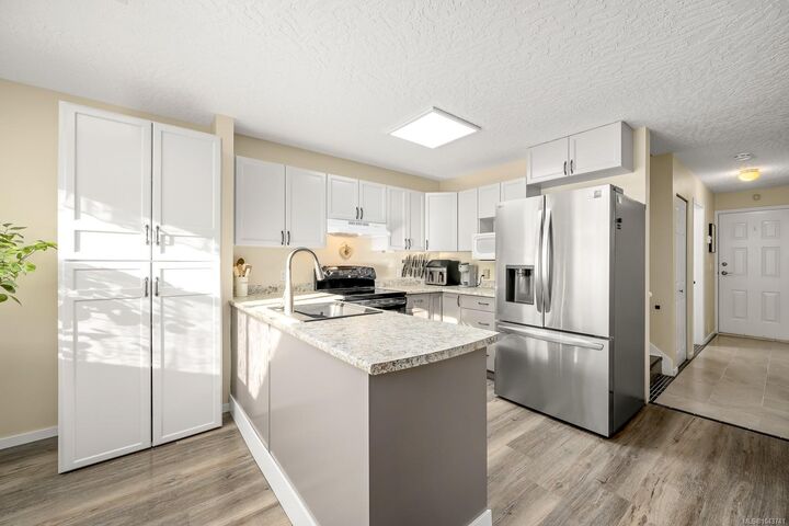 Property Photo: 2284 1st St #A BC V9N 8X8